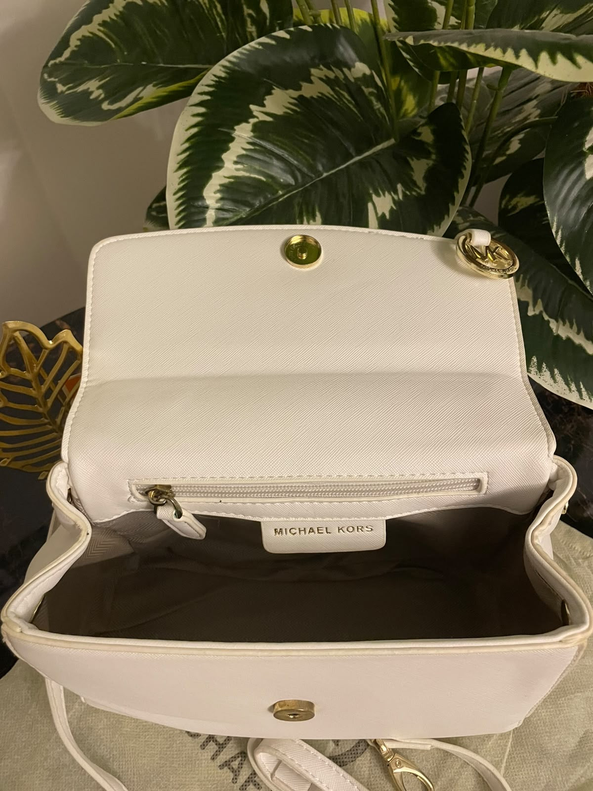 Mich@el kors Crossbody Leather Bag - White