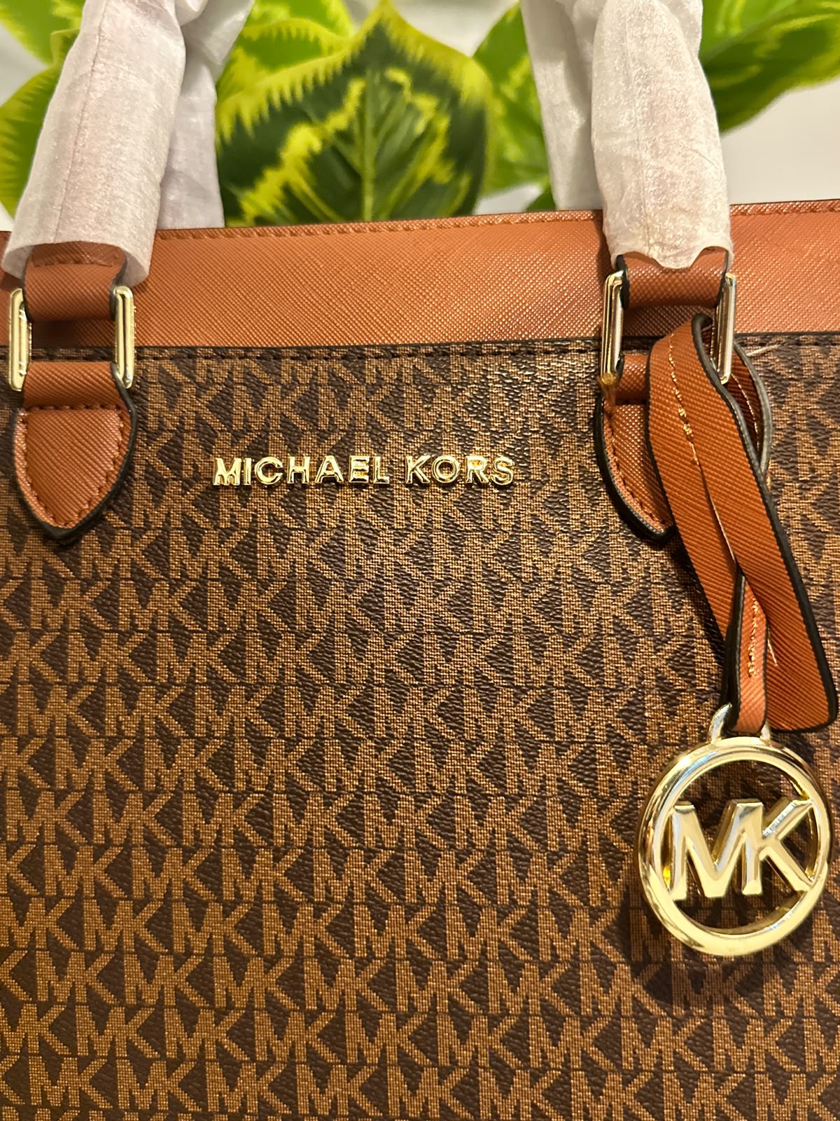 Miche@l Kors Signature Bag